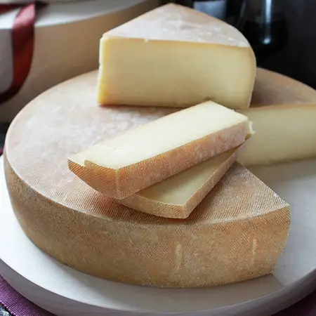 Ремесленный сыр "Раклет"
